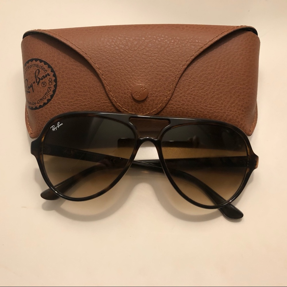 Ray Ban Aviator Style Sunglasses